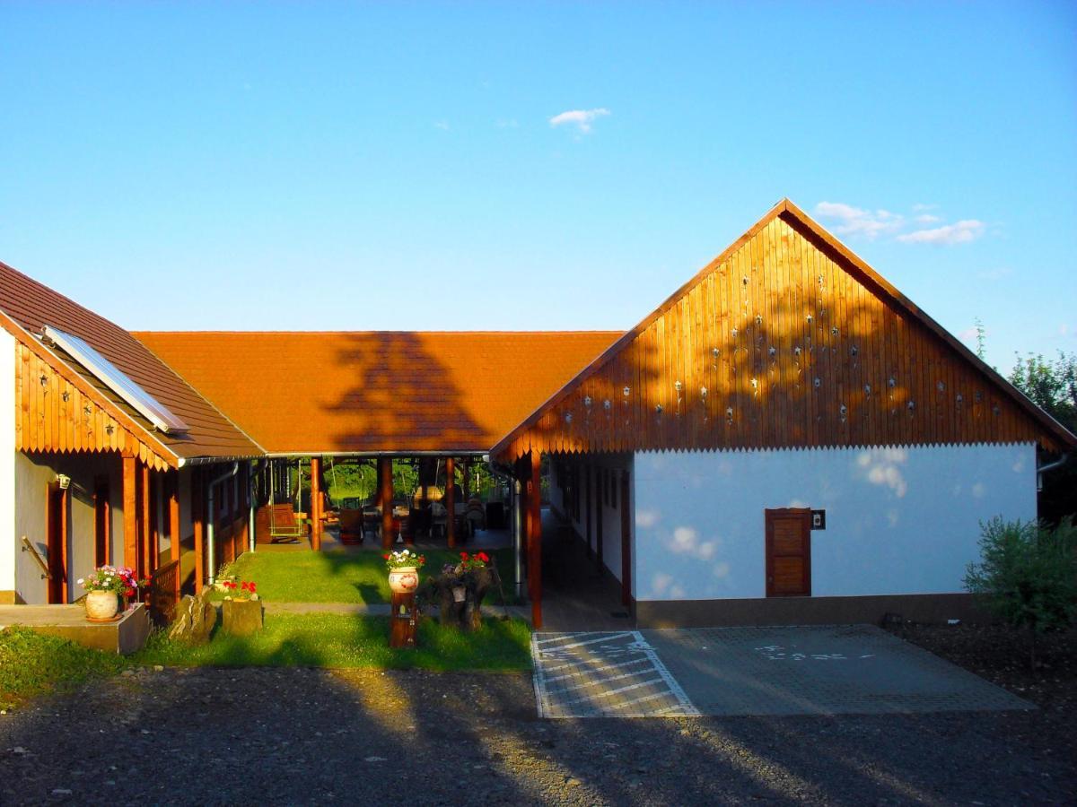 Nyakiglab Villa Szegi Экстерьер фото